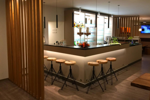 Die elegante Bar im Landgasthof Grüner Baum – ein Highlight der Gaststätteneinrichtung