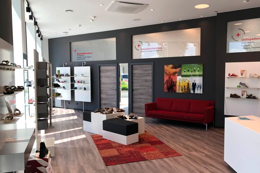 Das einladende Interieur von Fischer Fußfit.