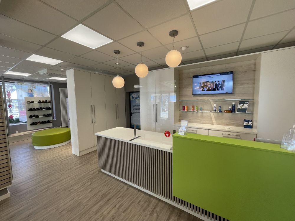 Ladenbau von Bäuerlein Objektdesign mit stimmigem Farbdesign