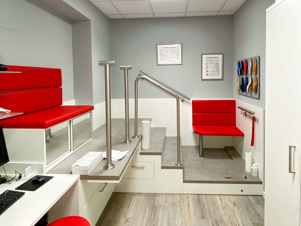 Visuell ansprechender Ladenbau von Bäuerlein Objektdesign für Orthopädische Schuhgeschäfte