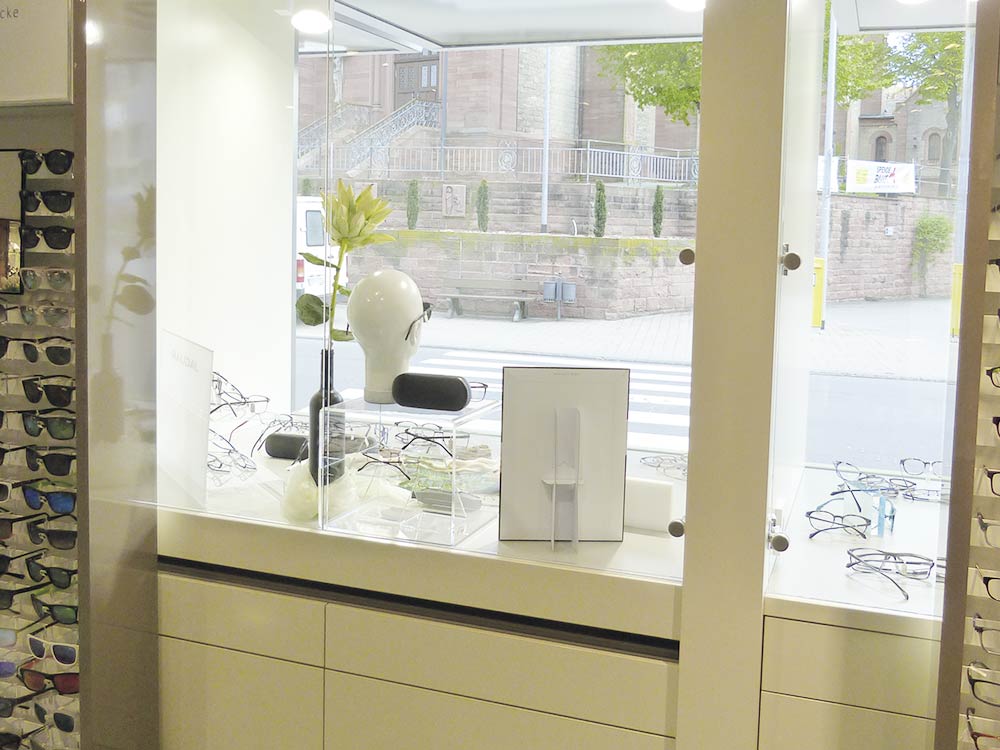 Ladenbau von Bäuerlein Objektdesign für Optik Gärtner in Hardheim