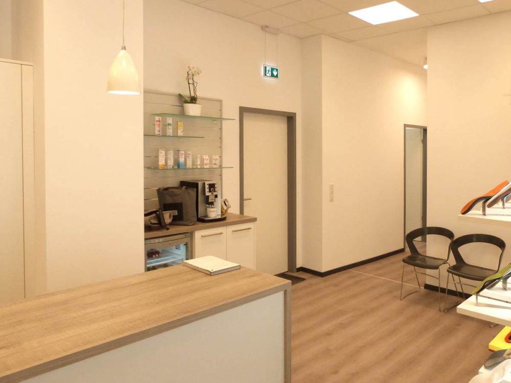 Interieurdesign von Bäuerlein Objektdesign für Eichert Orthopädie-Schuh-Technik.