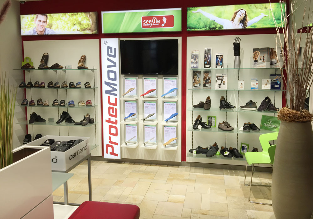 Ladeneinrichtung bei Seeßle Fußgesund. von Bäuerlein Objektdesign