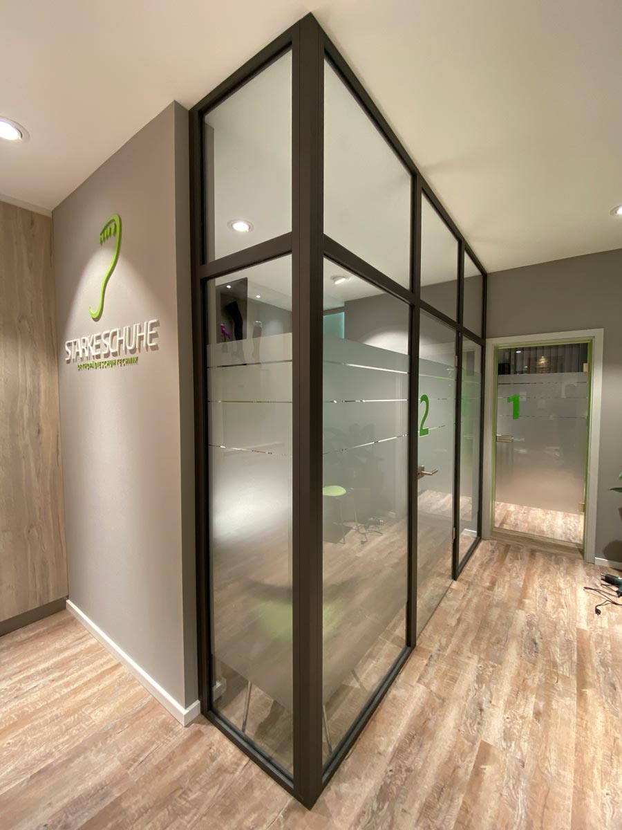 Orthopädiekabine bei Starke in Freital von Bäuerlein Objektdesign