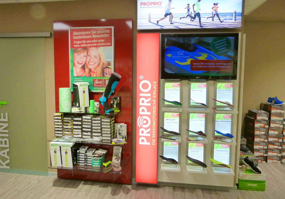 Eine Ladenwand in unserem Ladenausbau