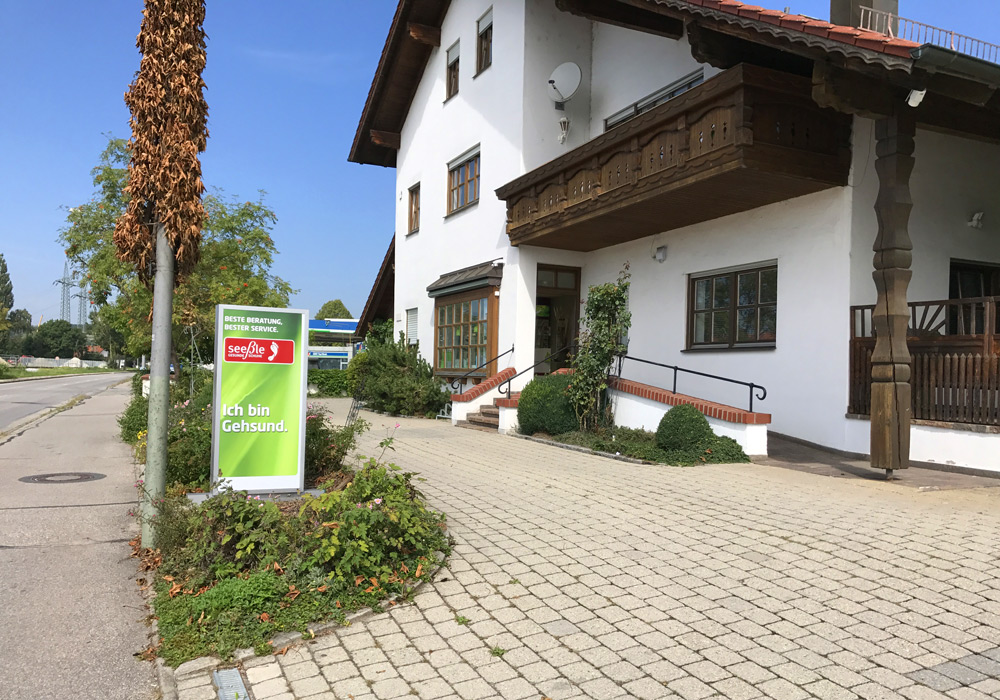 Schaufensterdesign von Seeßle Fußgesund von Bäuerlein Objektdesign