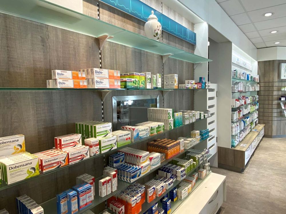 Apothekenbau von Bäuerlein Objektdesign in München